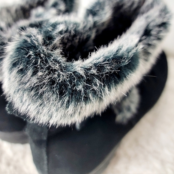 KHOMBU Women's All-Weather Lindsey Suede Boots - Picture 5 of 8